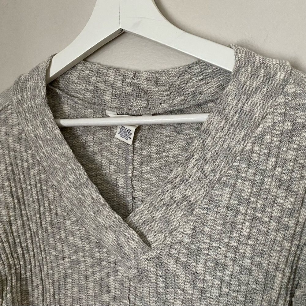 Caslon Sweater V-Neck Gray White Knit Marled Ribbed Casual Neutral - Picture 2 of 10